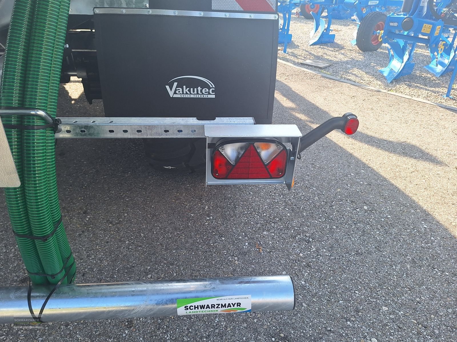 Pumpfass des Typs Vakutec Vakutec VA 12500 PT+12m Schleppschuh Pumpfass St, Neumaschine in Gampern (Bild 11)