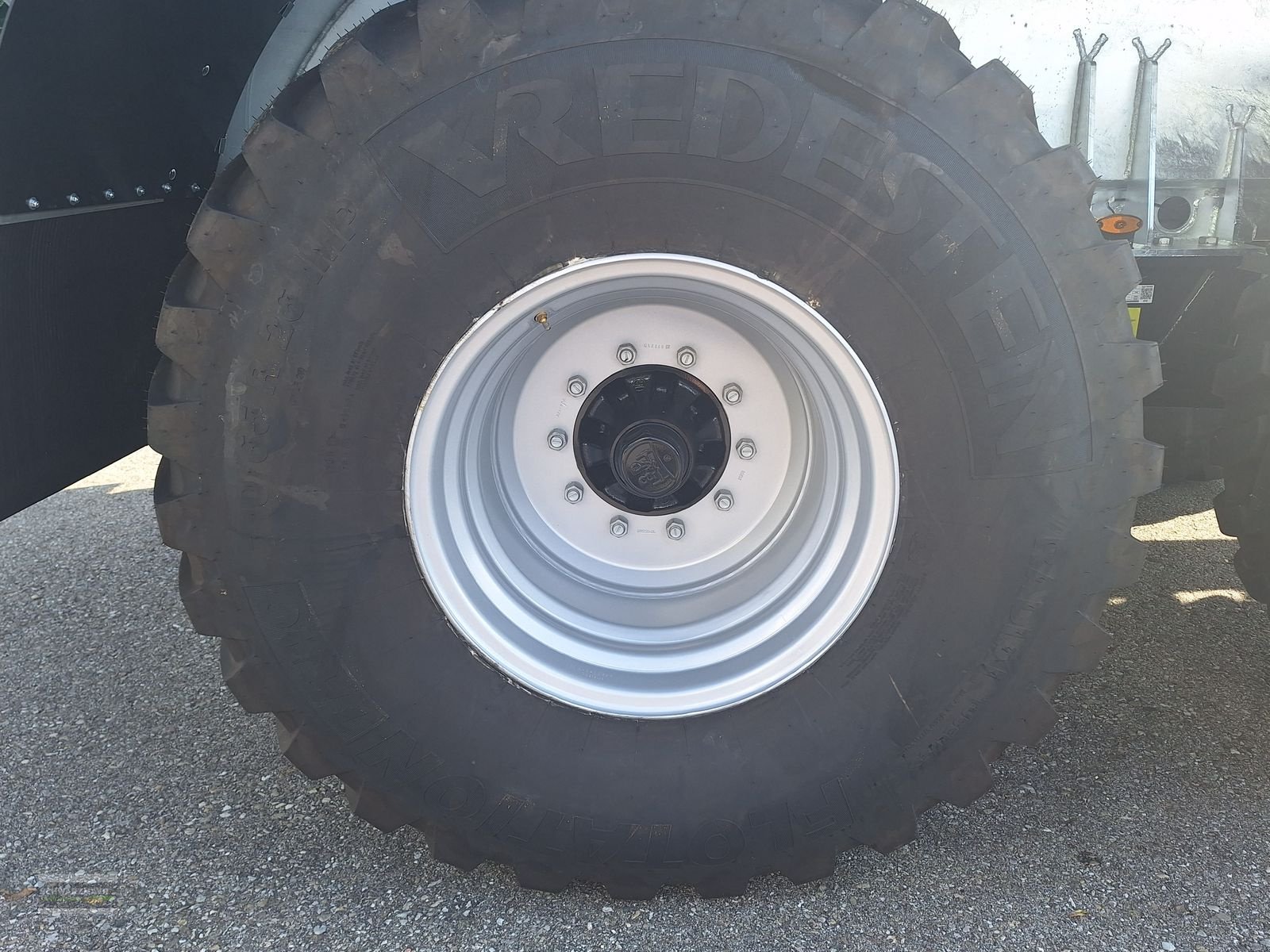 Pumpfass des Typs Vakutec Vakutec VA 12500 PT+12m Schleppschuh Pumpfass St, Neumaschine in Gampern (Bild 13)