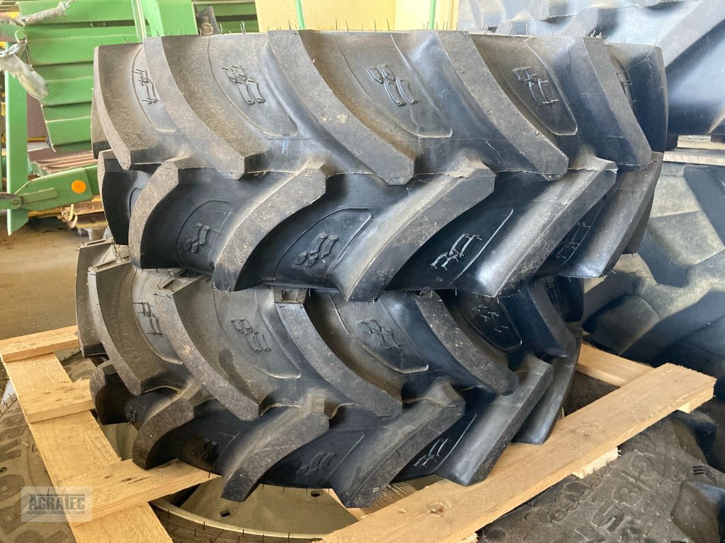 Rad des Typs Alliance 260/70 R16 + 340/85 R28, Neumaschine in Salching bei Straubing (Bild 3)