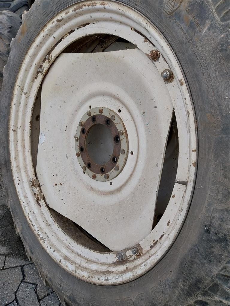 Rad des Typs Alliance 300/95R46 - 230/95R36, Gebrauchtmaschine in Danmark (Bild 3)