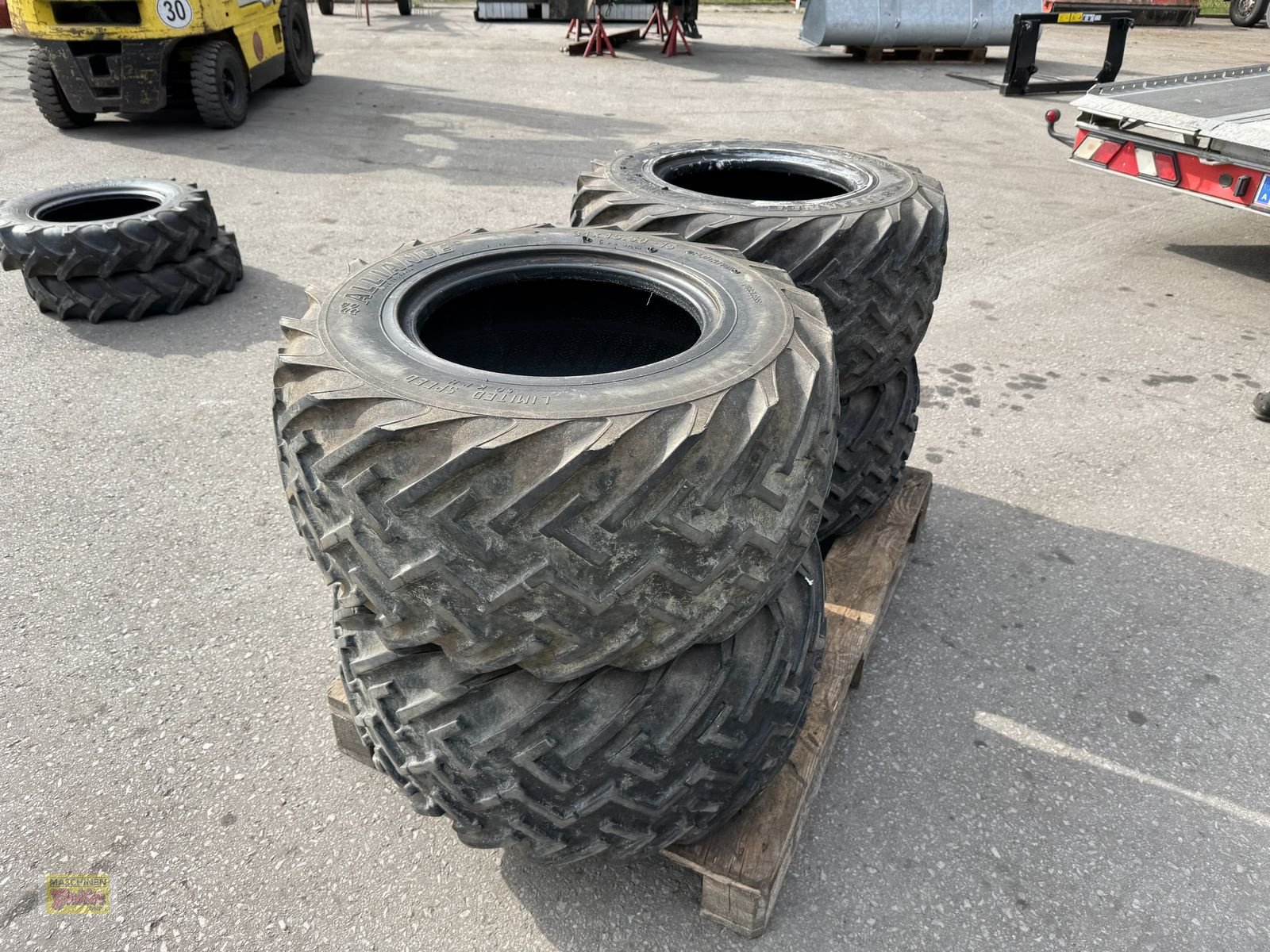 Rad typu Alliance 31x15.50-15 50%  guter Zustand, Gebrauchtmaschine v Kötschach (Obrázek 14)