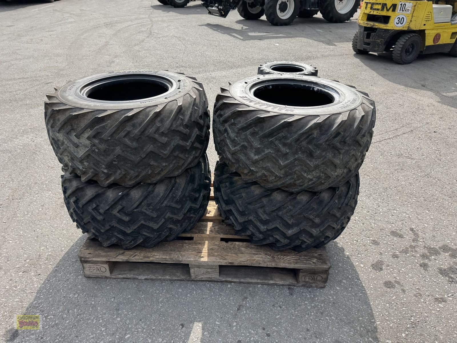 Rad typu Alliance 31x15.50-15 50%  guter Zustand, Gebrauchtmaschine v Kötschach (Obrázek 9)