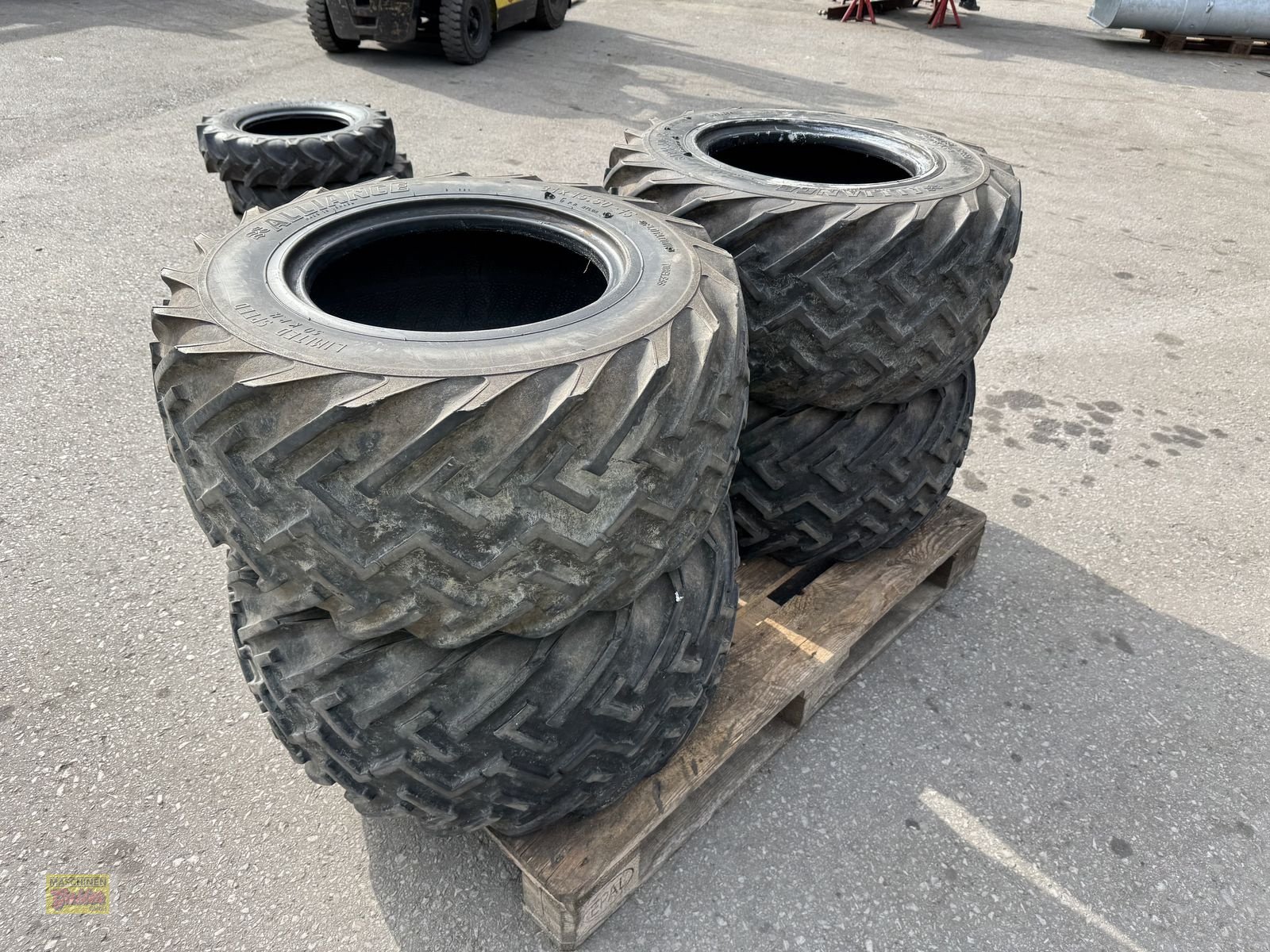 Rad typu Alliance 31x15.50-15 50%  guter Zustand, Gebrauchtmaschine v Kötschach (Obrázek 13)