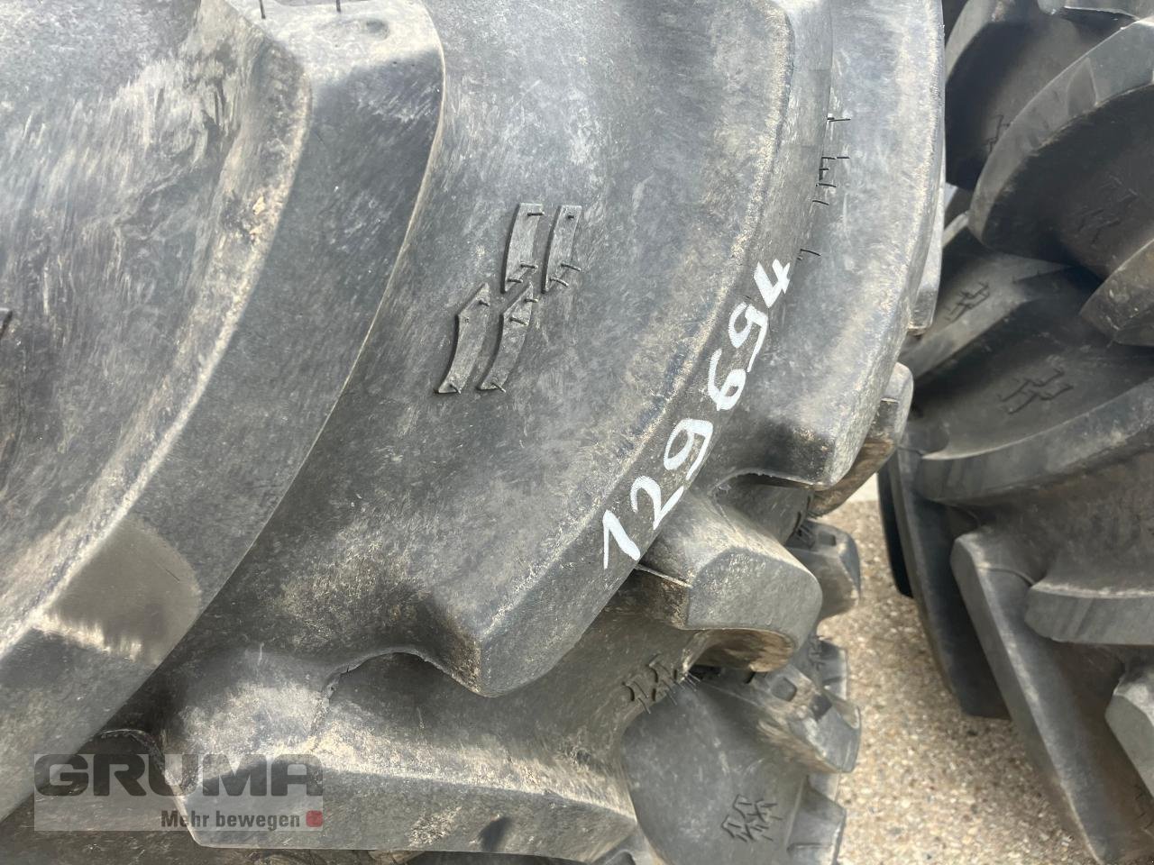 Rad des Typs Alliance 440/65R24 u. 540/65R34, Neumaschine in Friedberg-Derching (Bild 4)