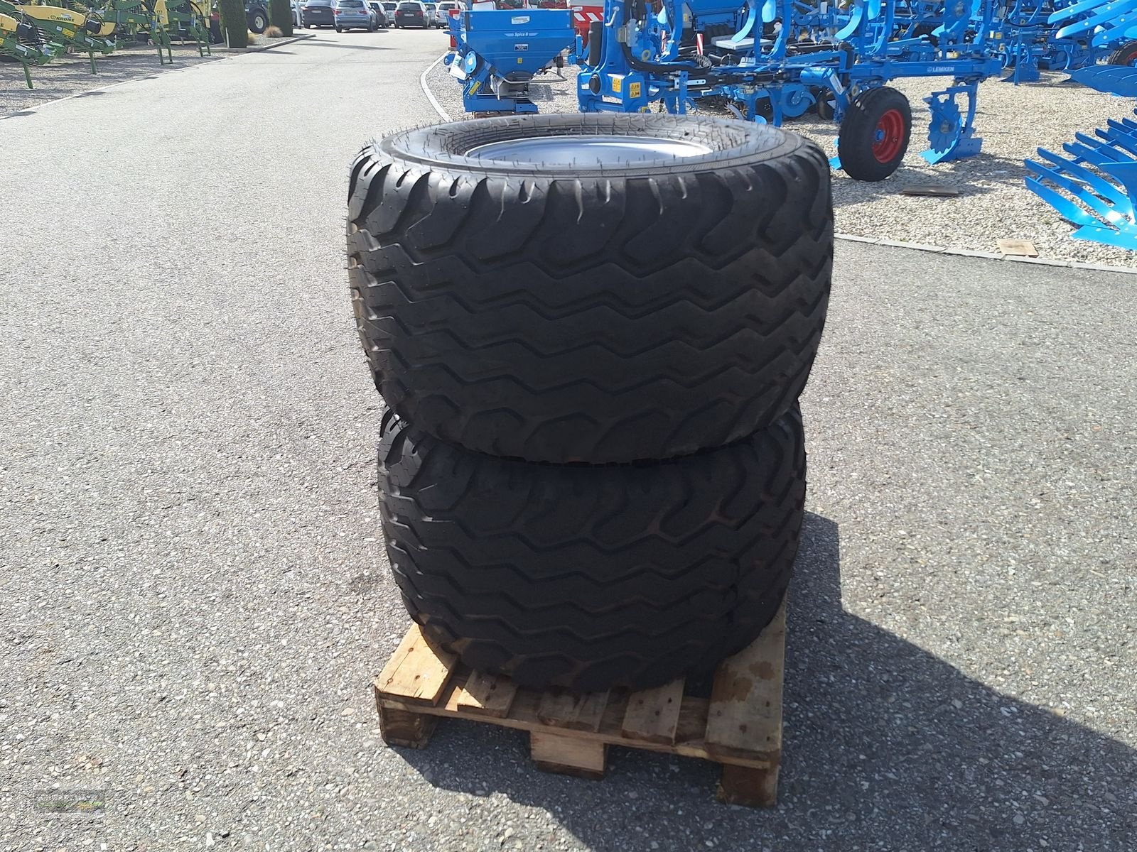 Rad des Typs Alliance 500/50-17 8-L ET0 Komplettrad, Neumaschine in Gampern (Bild 4)