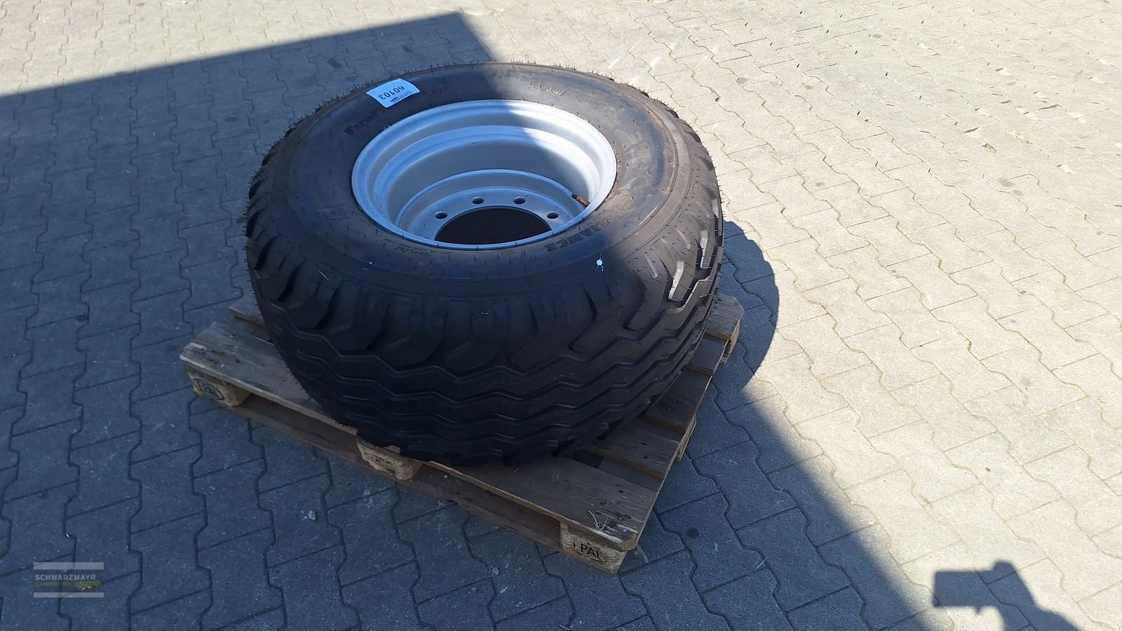 Rad des Typs Alliance 500/55-20 10L ET0, Neumaschine in Aurolzmünster (Bild 4)