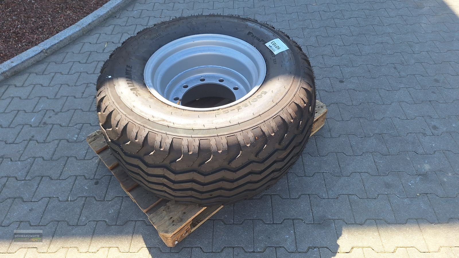 Rad des Typs Alliance 500/55-20 10L ET0, Neumaschine in Aurolzmünster (Bild 2)