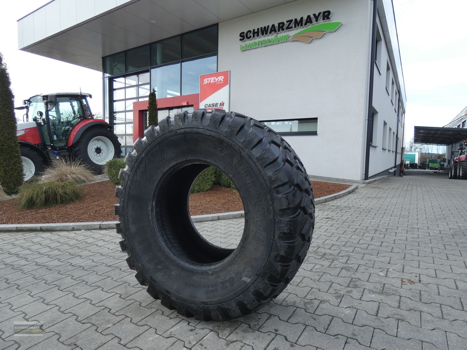 Rad des Typs Alliance 500/60R22,5, Neumaschine in Aurolzmünster (Bild 1)