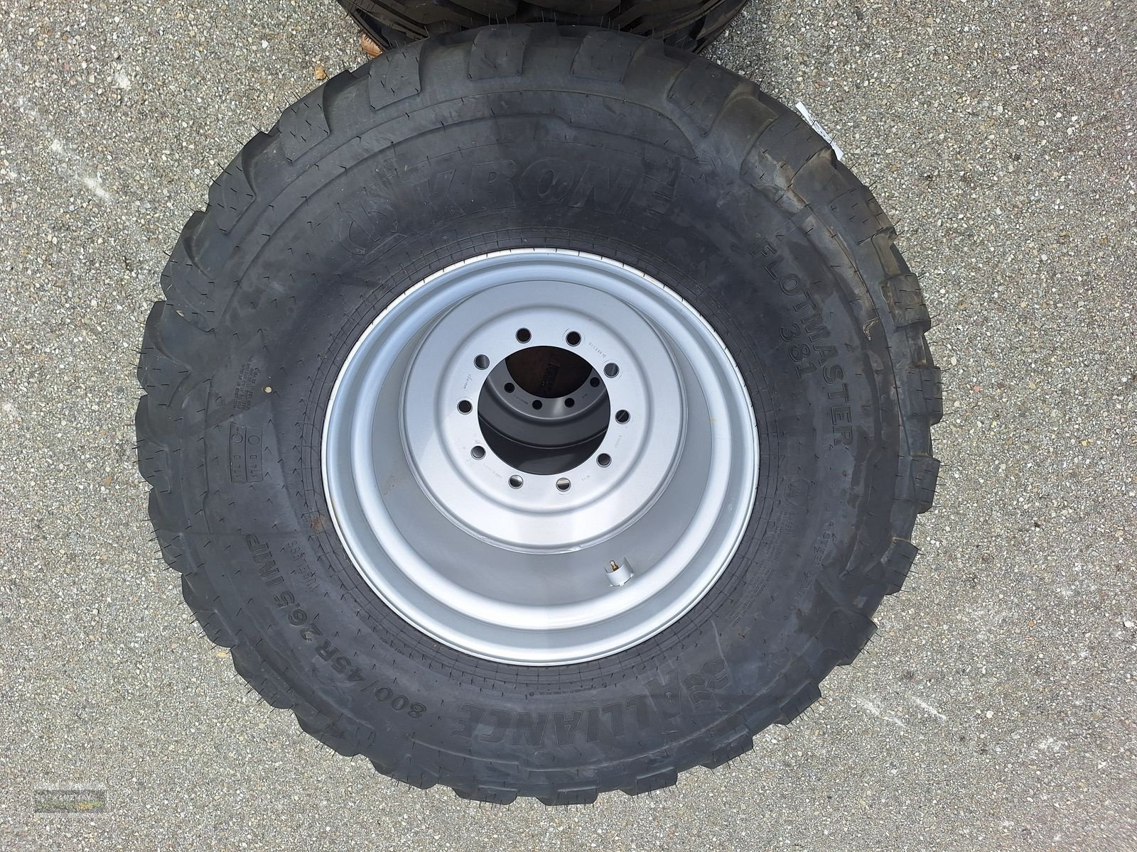 Rad des Typs Alliance 800/45R26,5, Neumaschine in Gampern (Bild 11)