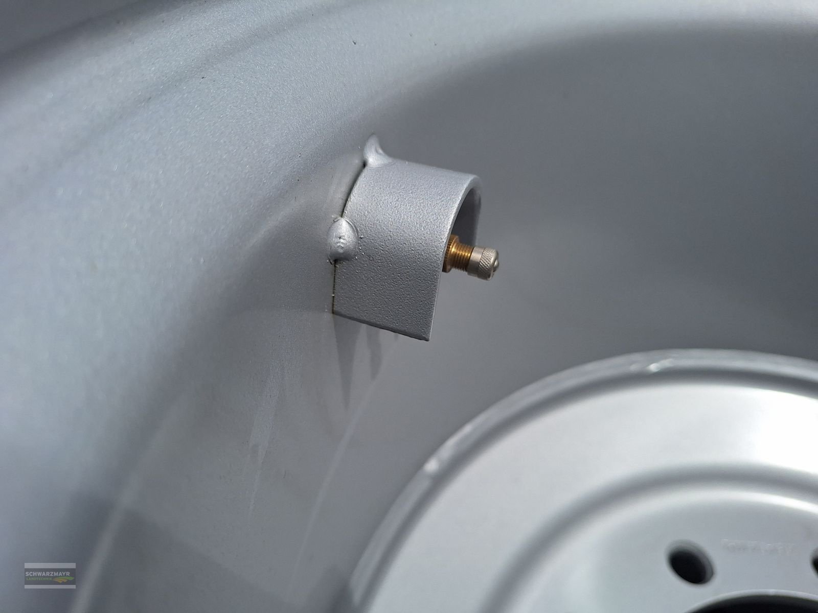 Rad des Typs Alliance 800/45R26,5, Neumaschine in Gampern (Bild 12)