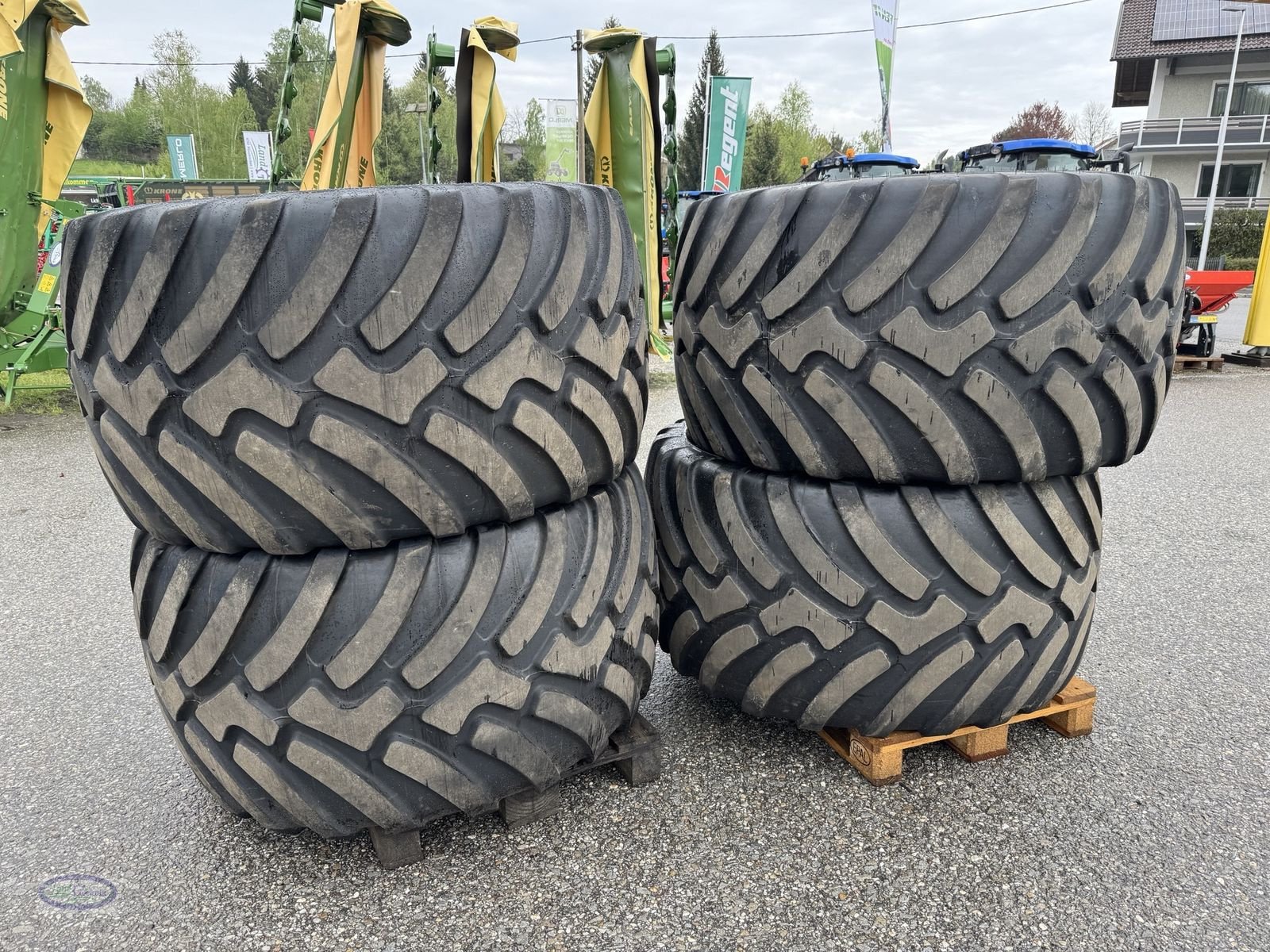 Rad des Typs Alliance 800/45R30.5, Neumaschine in Münzkirchen (Bild 2)