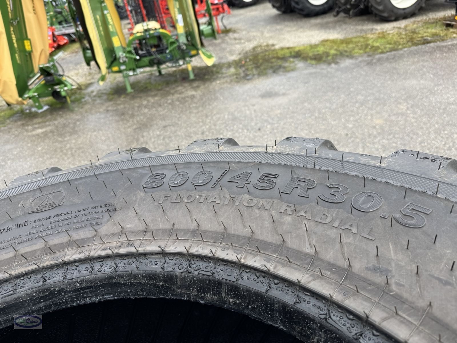 Rad des Typs Alliance 800/45R30.5, Neumaschine in Münzkirchen (Bild 4)