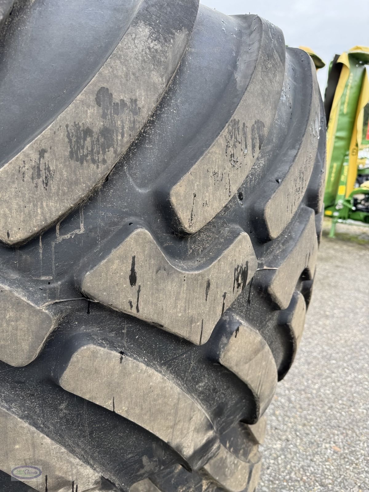 Rad des Typs Alliance 800/45R30.5, Neumaschine in Münzkirchen (Bild 6)