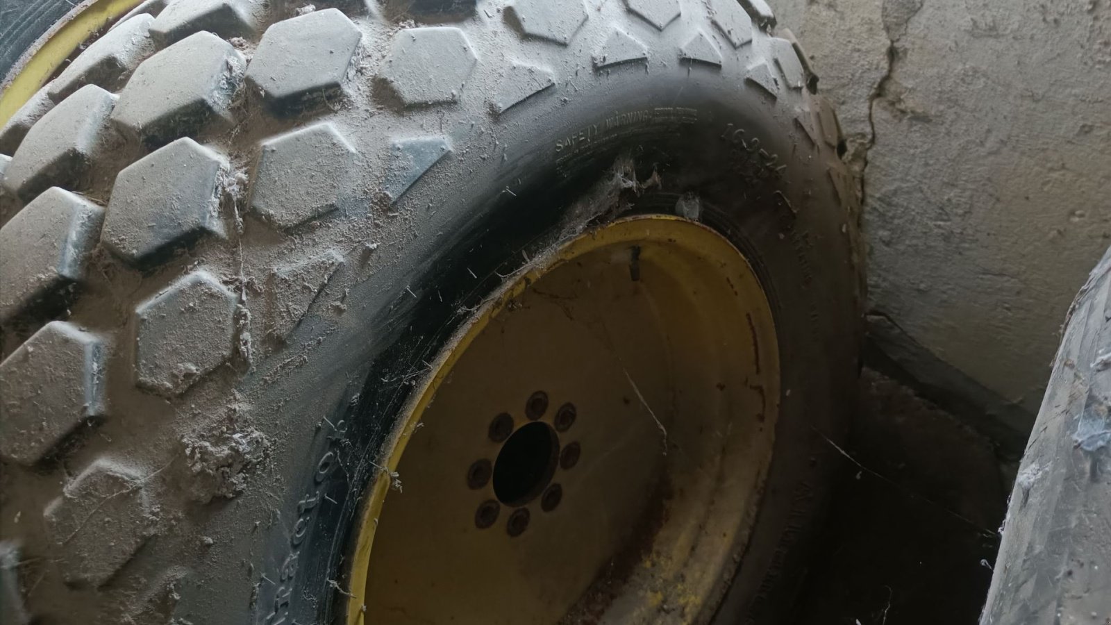 Rad типа Alliance GRÆSDÆK For: 10,0/75-15,3, Bag: 16,9-24, Gebrauchtmaschine в Egtved (Фотография 5)