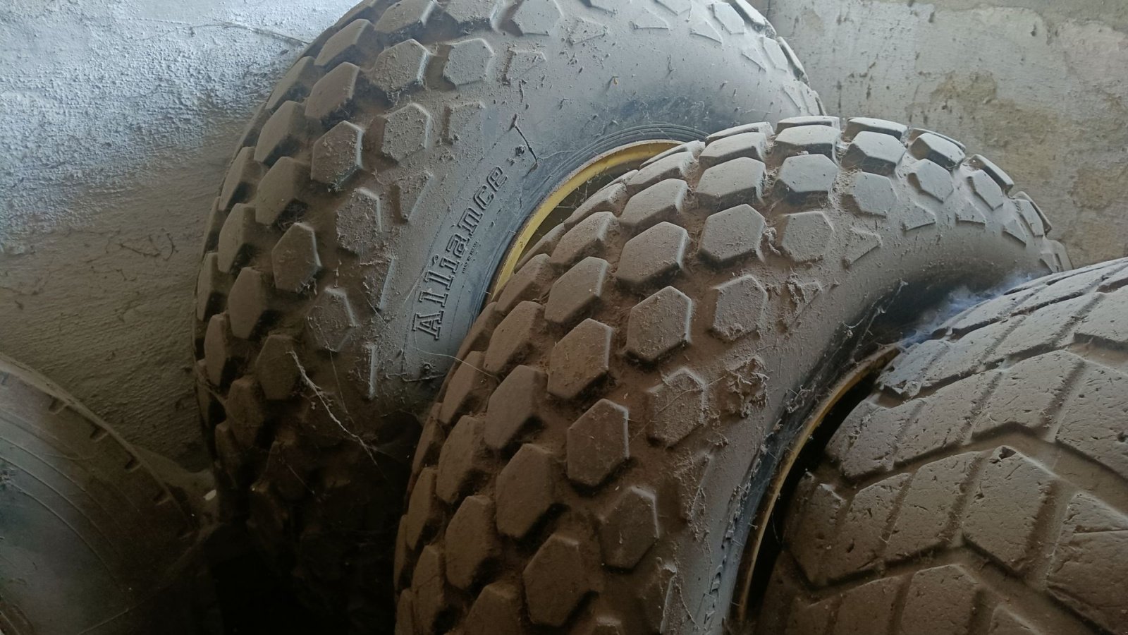 Rad типа Alliance GRÆSDÆK For: 10,0/75-15,3, Bag: 16,9-24, Gebrauchtmaschine в Egtved (Фотография 1)