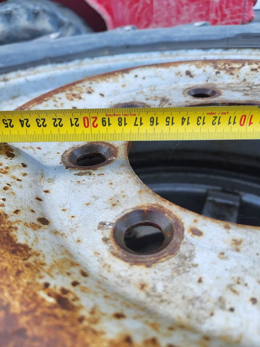 Rad des Typs Barum Barum Pflegereifen mit Felgen 16.6-36, Gebrauchtmaschine in NATTERNBACH (Bild 11)