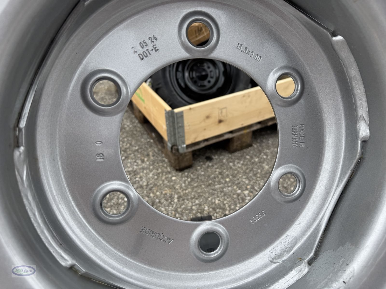 Rad des Typs BKT 11.5/80-15.3, Neumaschine in Münzkirchen (Bild 4)