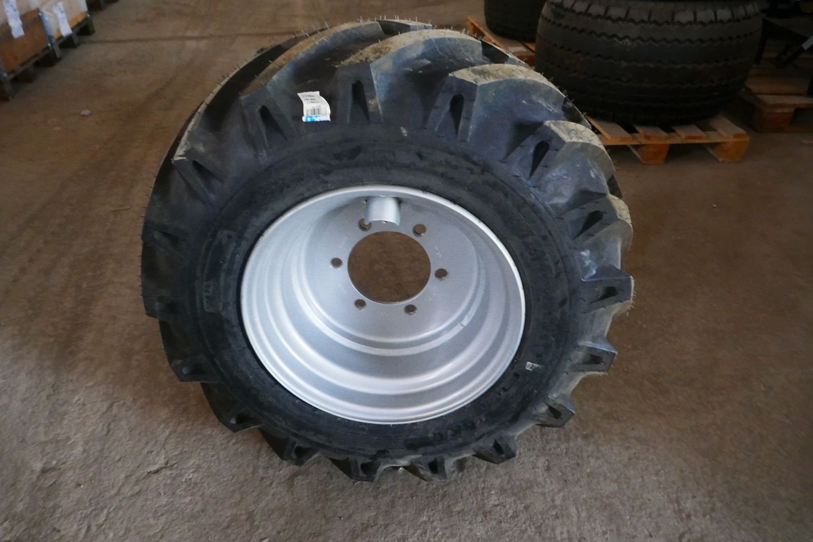 Rad des Typs BKT 15.0/55-17 AS, Gebrauchtmaschine in Villach (Bild 1)