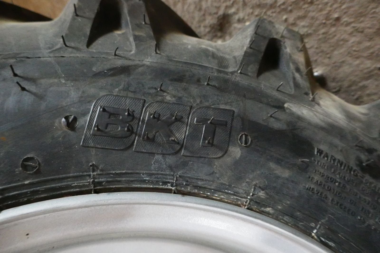 Rad des Typs BKT 15.0/55-17 AS, Gebrauchtmaschine in Villach (Bild 4)