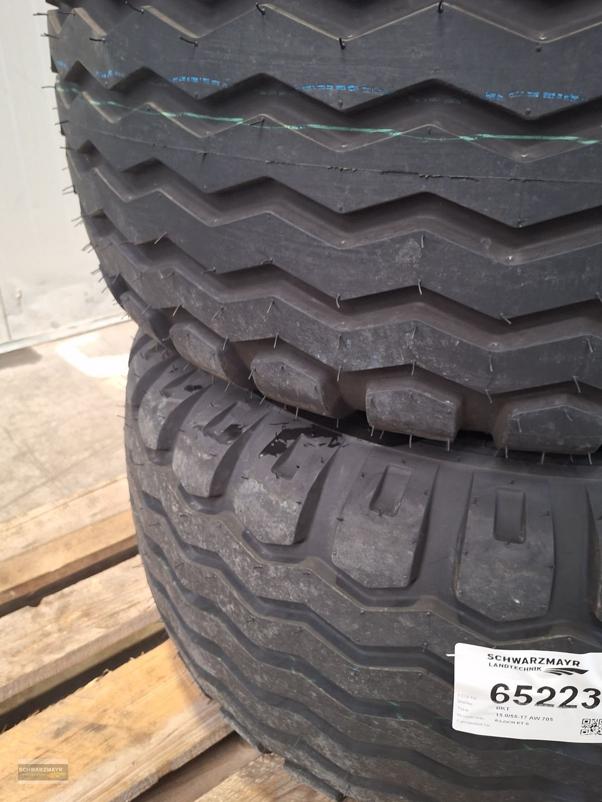 Rad des Typs BKT 15.0/55-17 AW 705, Neumaschine in Aurolzmünster (Bild 10)