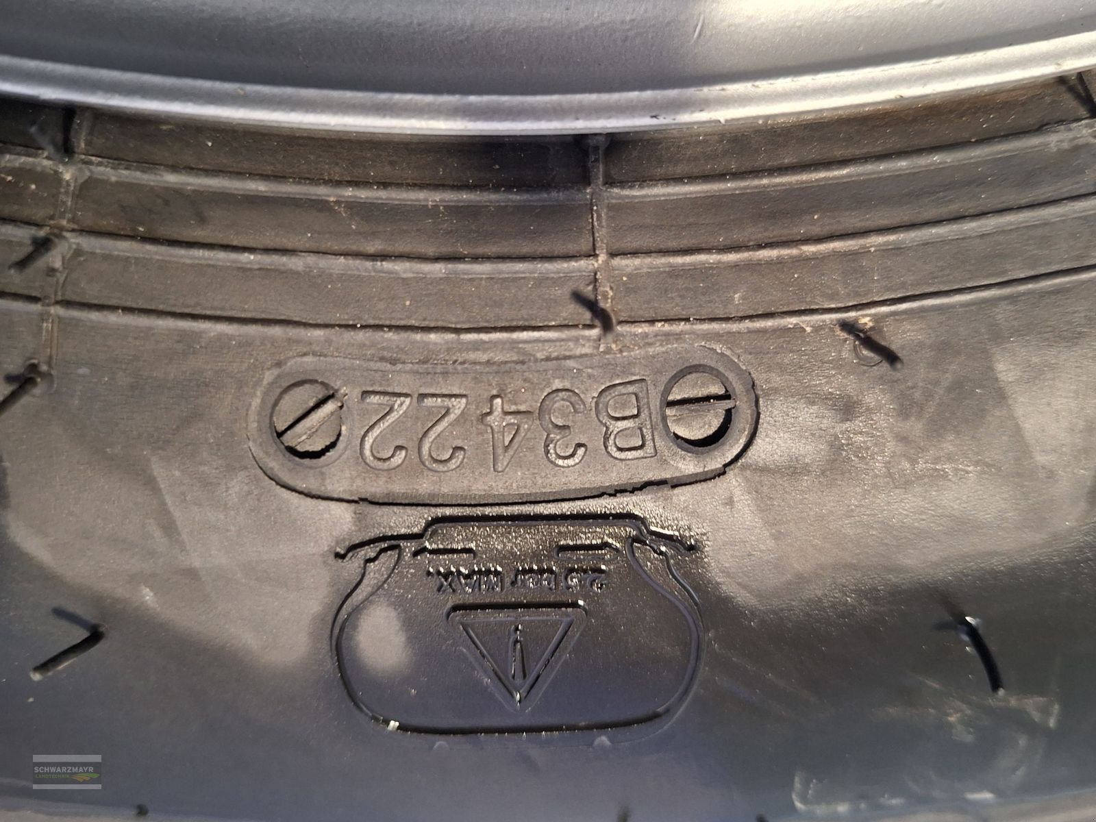 Rad des Typs BKT 15.0/55-17 AW 705, Neumaschine in Aurolzmünster (Bild 7)