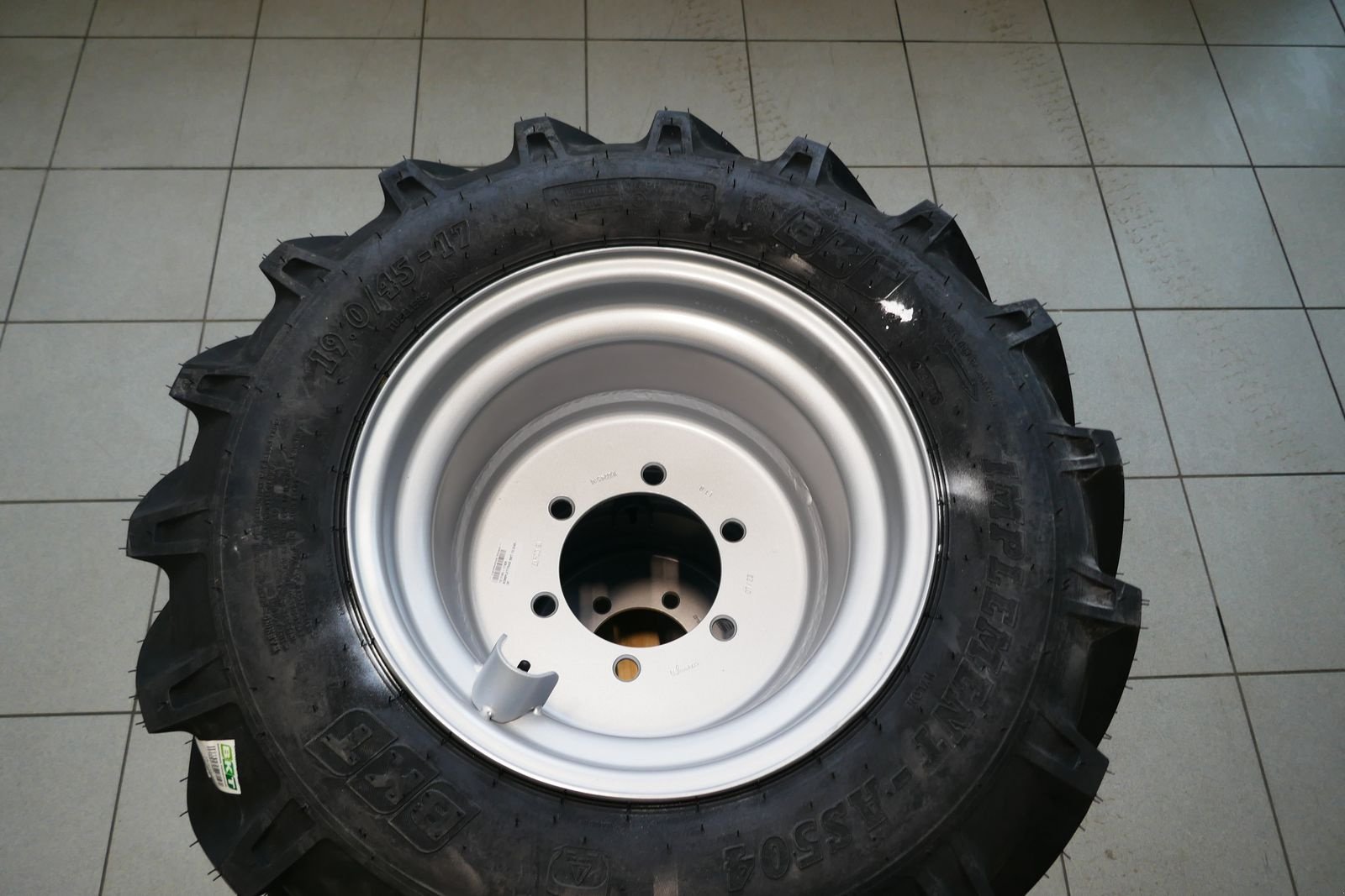 Rad des Typs BKT 19/45-17 AS BKT, Gebrauchtmaschine in Villach (Bild 3)