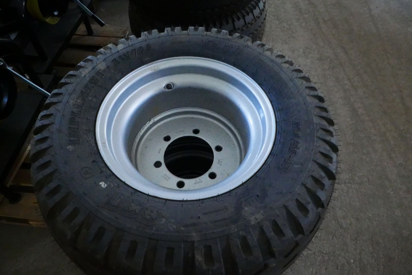 Rad typu BKT 19.0/45-17 Kompletträder, Gebrauchtmaschine v Villach (Obrázek 4)