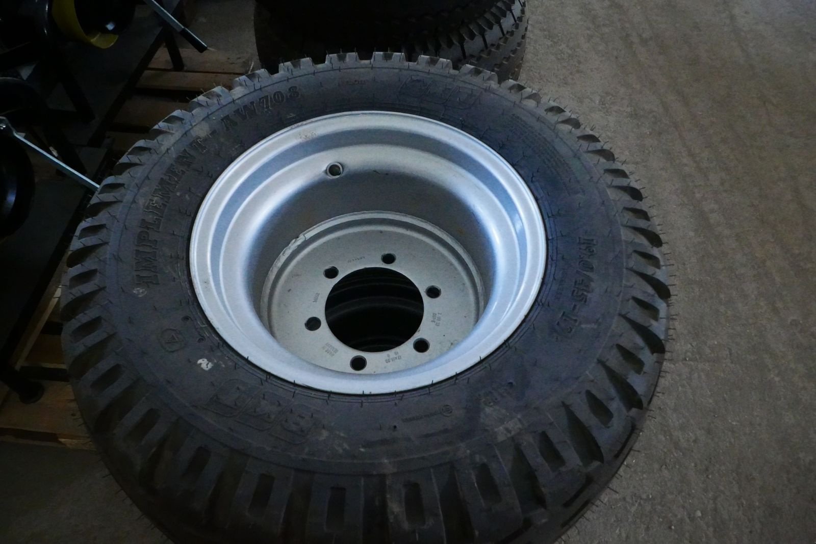 Rad typu BKT 19.0/45-17 Kompletträder, Gebrauchtmaschine v Villach (Obrázek 2)