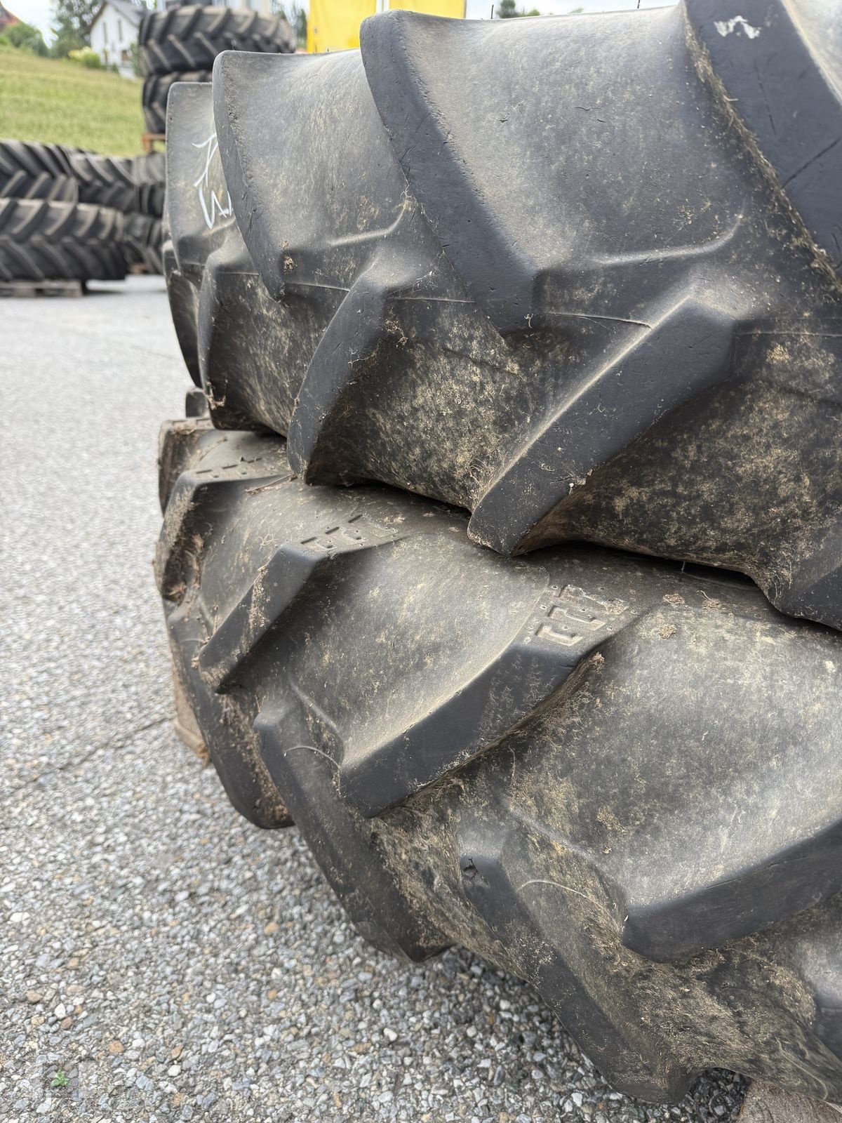 Rad Türe ait BKT 270/95R36  Agrimax RT955  8Loch, Gebrauchtmaschine içinde Markt Hartmannsdorf (resim 2)