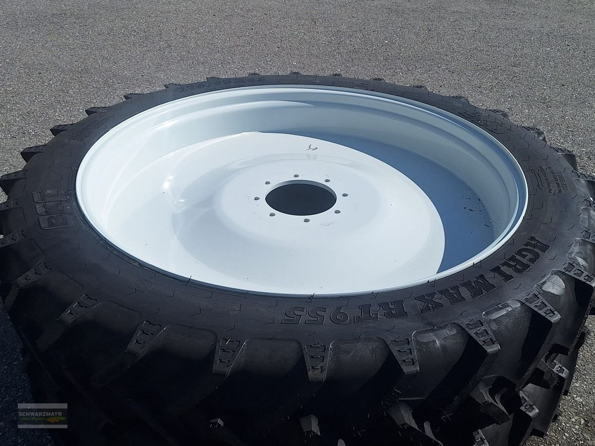 Rad des Typs BKT 270/95R48+270/80R36 Pflegeräder, Neumaschine in Gampern (Bild 9)