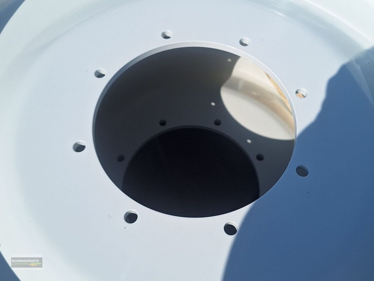 Rad des Typs BKT 270/95R48+270/80R36 Pflegeräder, Neumaschine in Gampern (Bild 13)