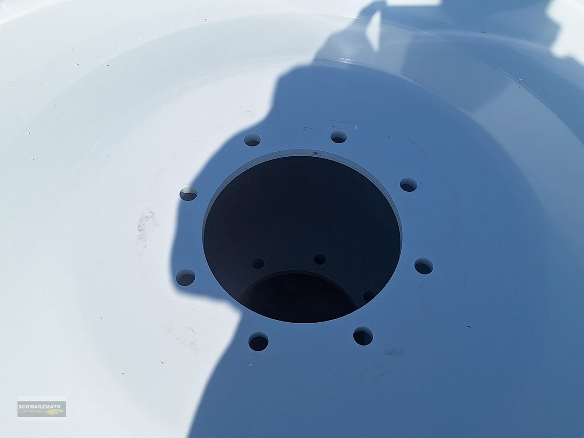 Rad des Typs BKT 270/95R48+270/80R36 Pflegeräder, Neumaschine in Gampern (Bild 15)