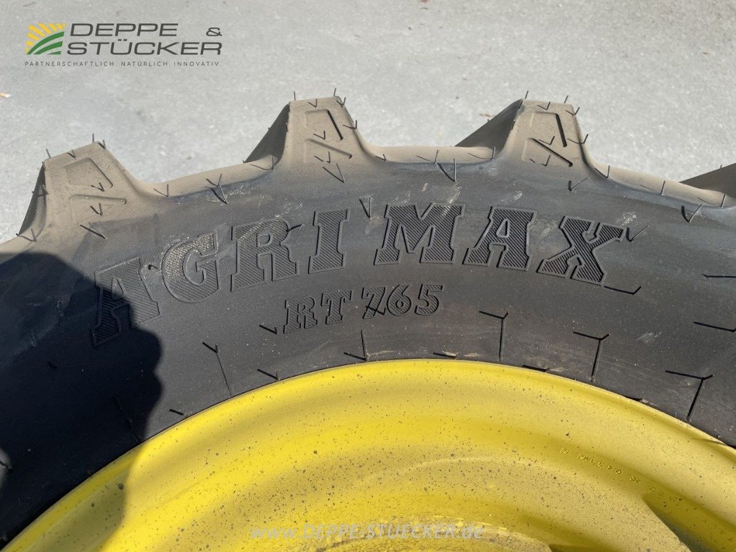 Rad des Typs BKT 280/70 R20 Agrimax RT 765, Neumaschine in Rietberg (Bild 5)