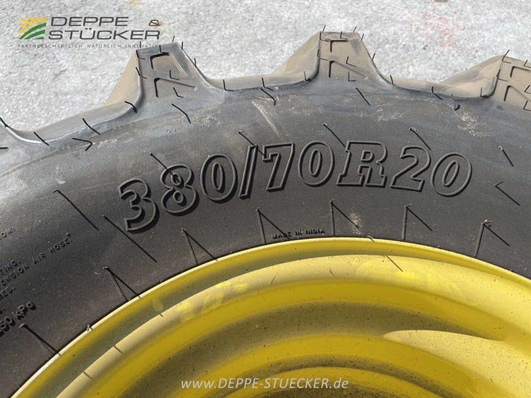 Rad des Typs BKT 280/70 R20 Agrimax RT 765, Neumaschine in Rietberg (Bild 6)