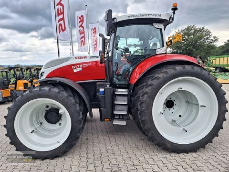 Rad des Typs BKT 300/95R52+270/95R38, Neumaschine in Aurolzmünster (Bild 9)