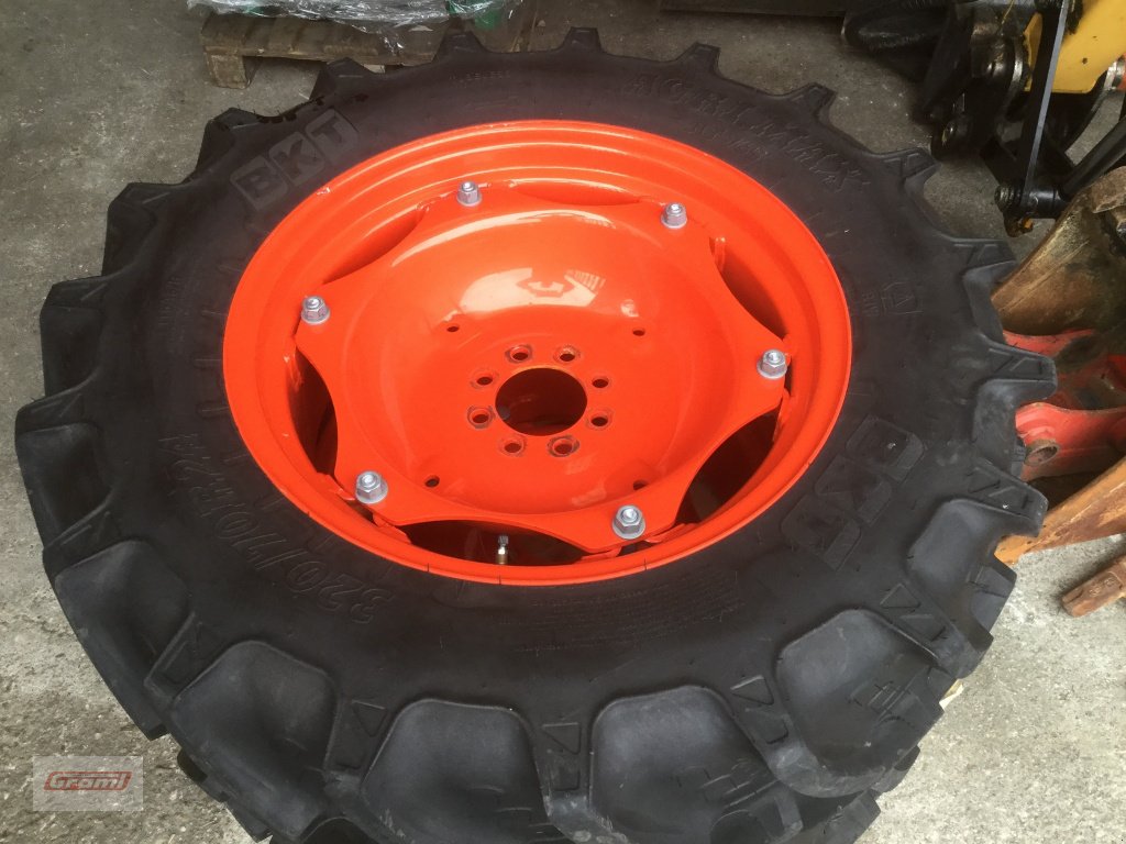 Rad del tipo BKT 320/70 R 24, Gebrauchtmaschine In Kößlarn (Immagine 2)