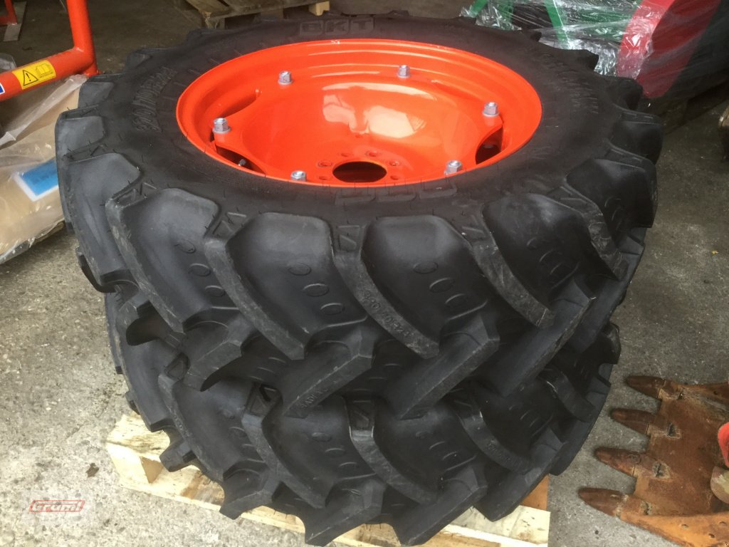 Rad del tipo BKT 320/70 R 24, Gebrauchtmaschine In Kößlarn (Immagine 1)
