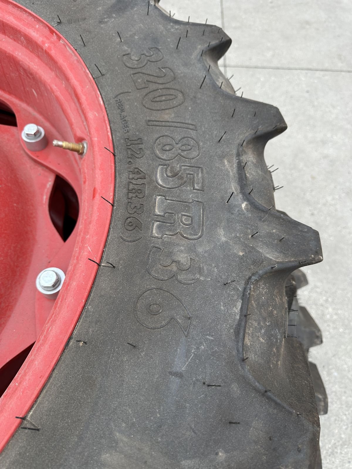 Rad del tipo BKT 320/85R36 u. 320/90R54, Gebrauchtmaschine In Hürm (Immagine 4)