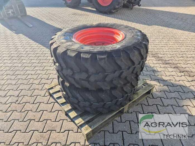 Rad des Typs BKT 405/70R20, Neumaschine in Alpen (Bild 13)