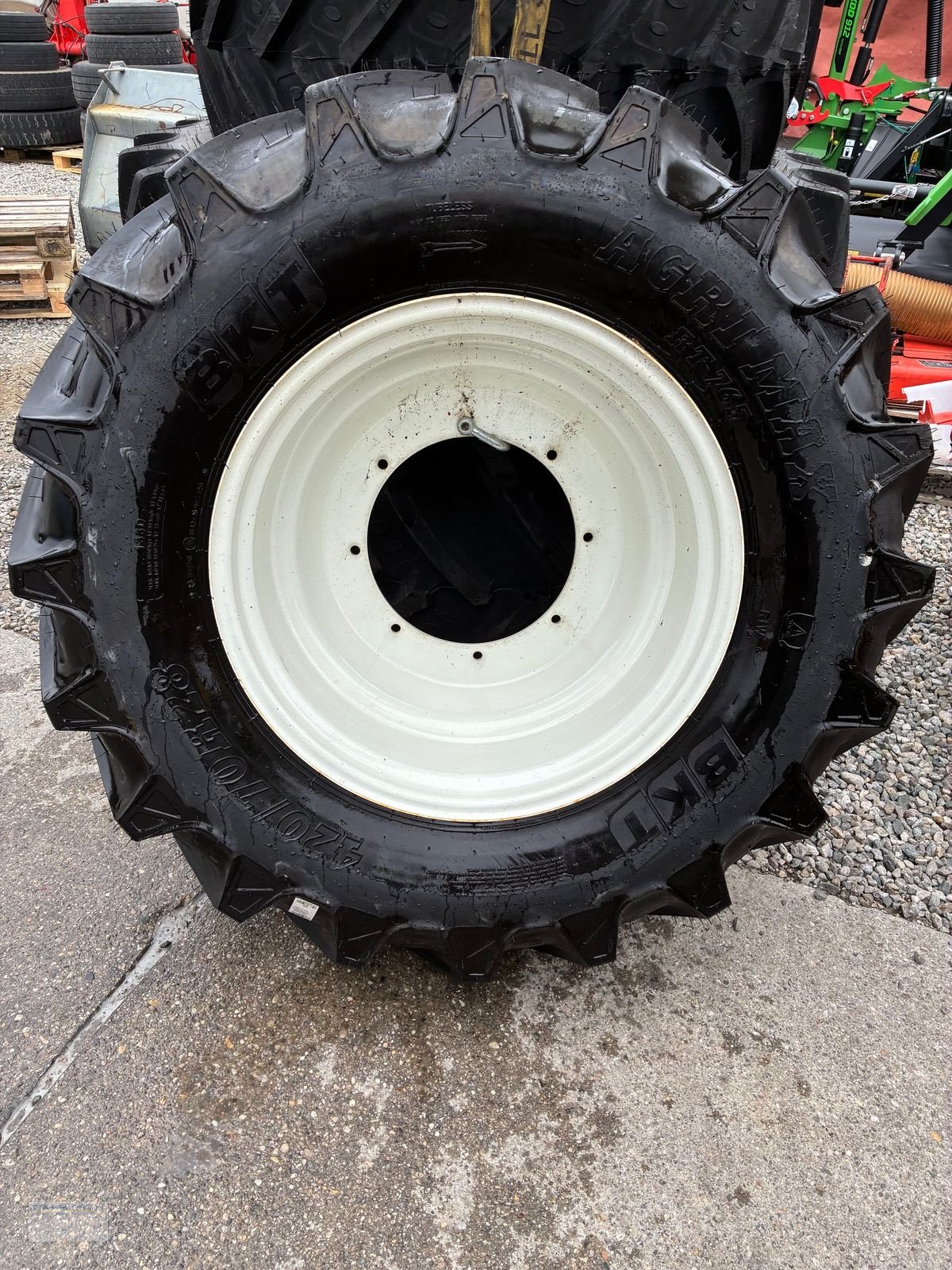 Rad tip BKT 420/70 R28, Neumaschine in Obing (Poză 1)