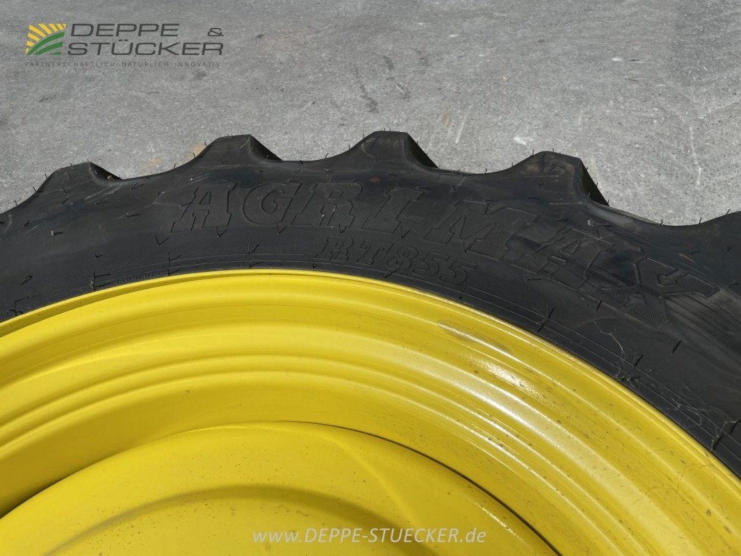 Rad des Typs BKT 420/85 R38 Agrimax RT 855, Neumaschine in Rietberg (Bild 5)