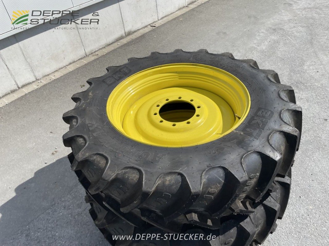 Rad des Typs BKT 420/85 R38 Agrimax RT 855, Neumaschine in Rietberg (Bild 9)