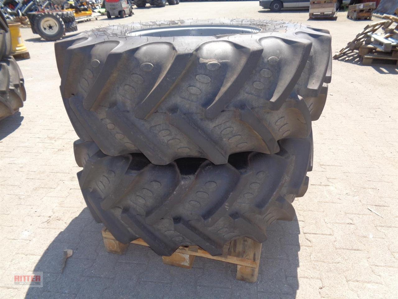 Rad des Typs BKT 420/85R24 480/70R38, Gebrauchtmaschine in Zell a. H. (Bild 2)