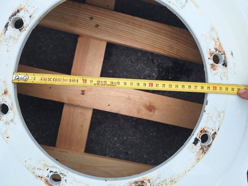 Rad des Typs BKT 440/65 R 28  Kompletträder, Gebrauchtmaschine in St. Marienkirchen (Bild 7)