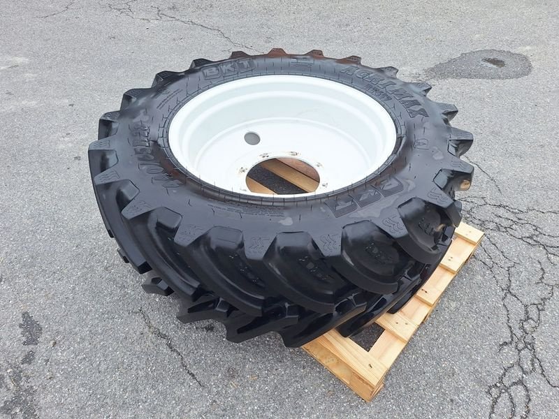 Rad des Typs BKT 440/65 R 28  Kompletträder, Gebrauchtmaschine in St. Marienkirchen (Bild 3)