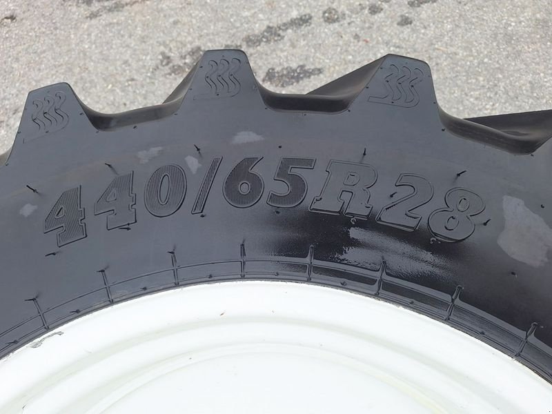 Rad des Typs BKT 440/65 R 28  Kompletträder, Gebrauchtmaschine in St. Marienkirchen (Bild 6)