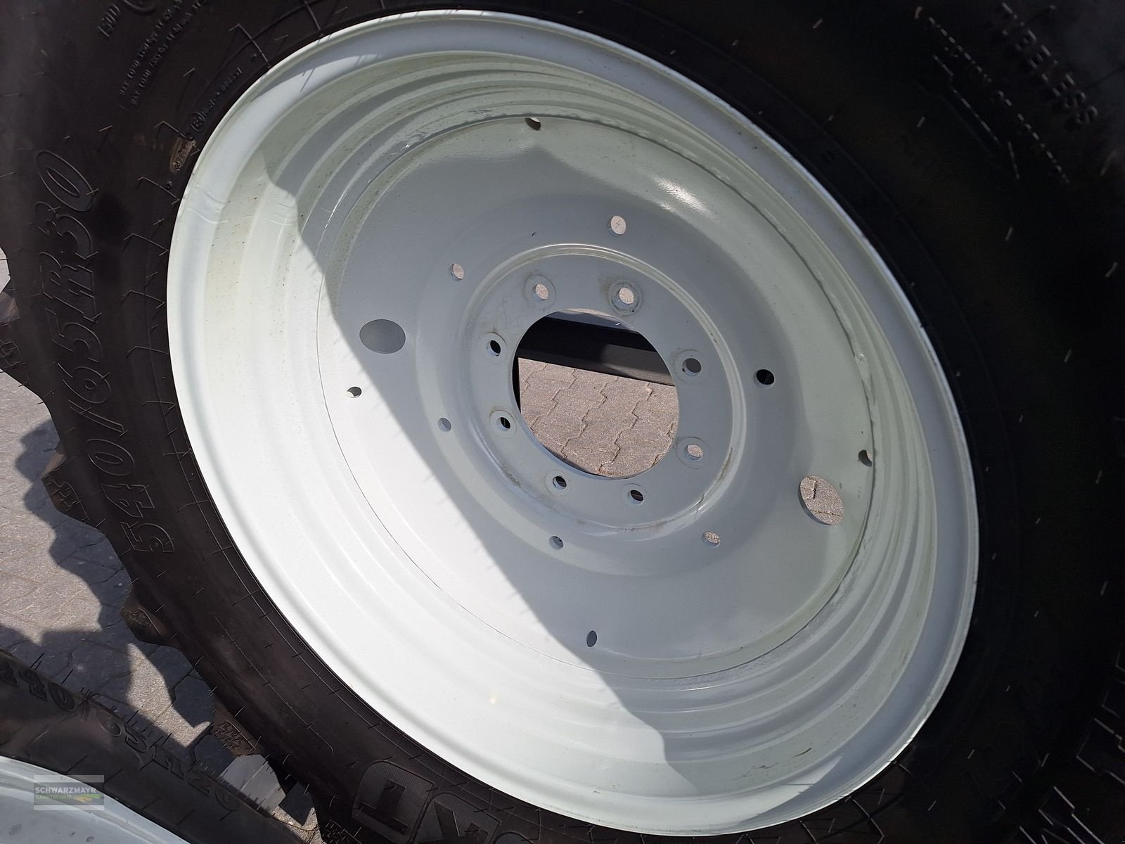 Rad des Typs BKT 540/65R30+440/65R20 Kompletträder, Neumaschine in Aurolzmünster (Bild 14)