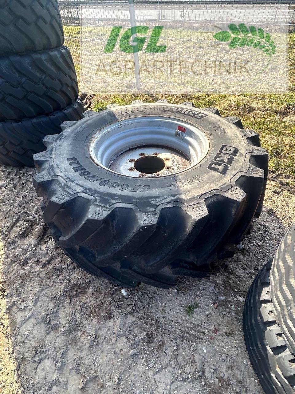 Rad от тип BKT 600/70R28, Gebrauchtmaschine в Nabburg (Снимка 1)