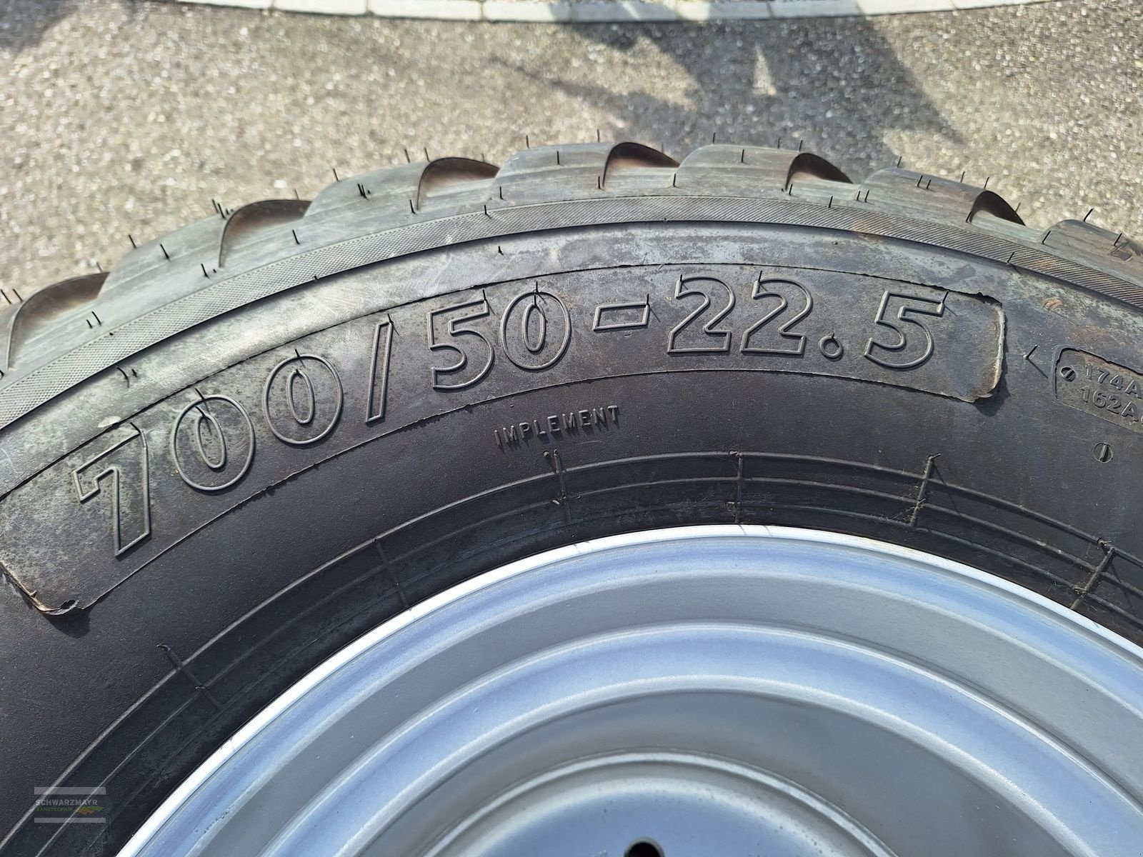 Rad des Typs BKT 700/50-22,5 FL648 ET, Neumaschine in Gampern (Bild 9)