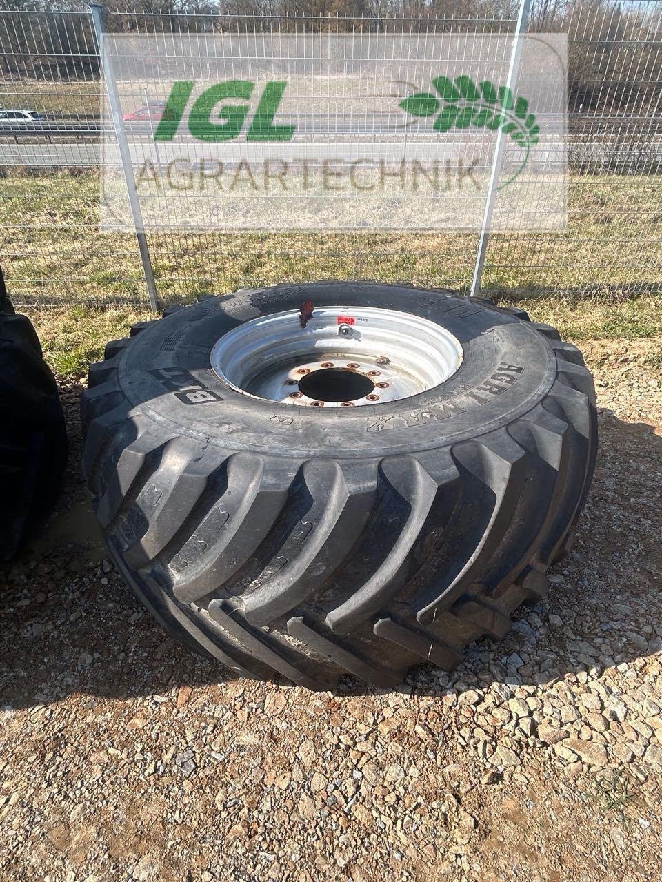 Rad tip BKT 800/65R32, Gebrauchtmaschine in Nabburg (Poză 1)